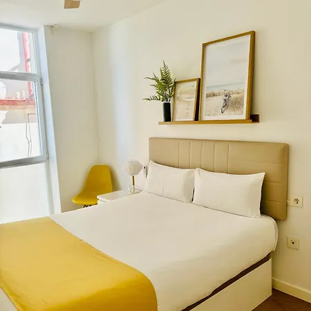 Luminoso En El Centro De 아파트 *