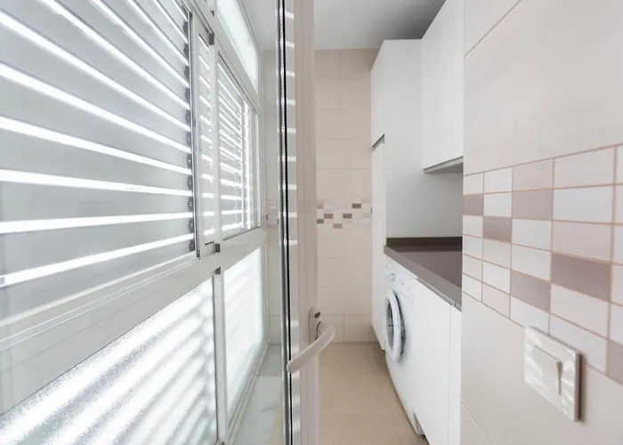 Luminoso En El Centro De Cadiz